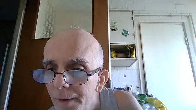 Snapshot of mariusica1@xh chatting on June 2026 09:14:01 AM mariusica1xh online show from June 2026 09:14:01 AM