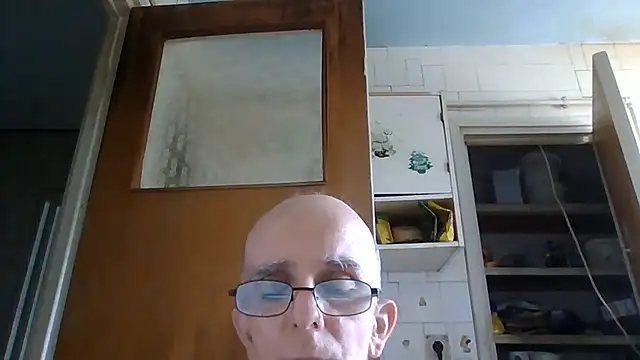 Snapshot of mariusica1@xh chatting on July 2026 02:45:02 PM mariusica1xh online show from July 2026 02:45:02 PM
