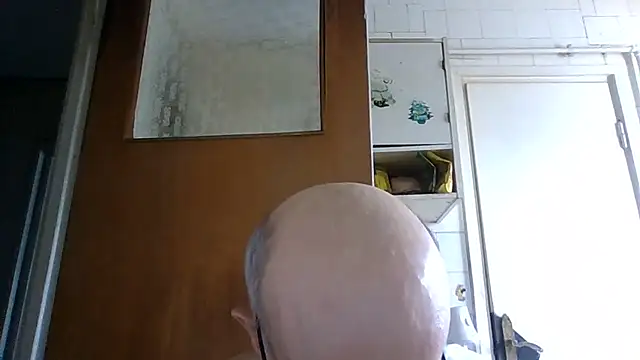 Snapshot of mariusica1@xh chatting on July 2026 03:18:02 PM mariusica1xh online show from July 2026 03:18:02 PM