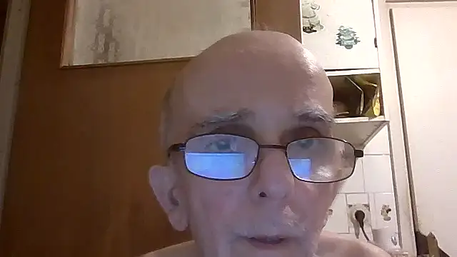 Snapshot of mariusica1@xh chatting on July 2026 12:35:02 AM mariusica1xh online show from July 2026 12:35:02 AM