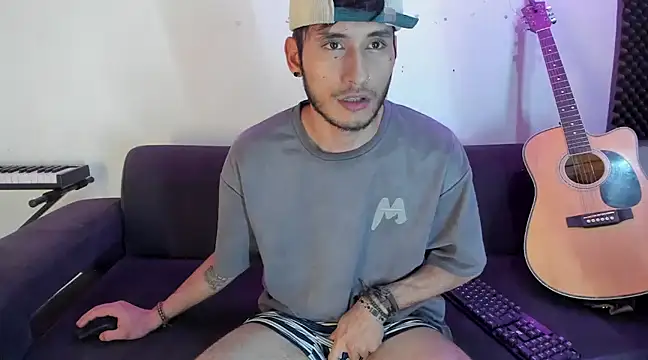 Henrikk senn online show from December 2024 02:44:01 PM