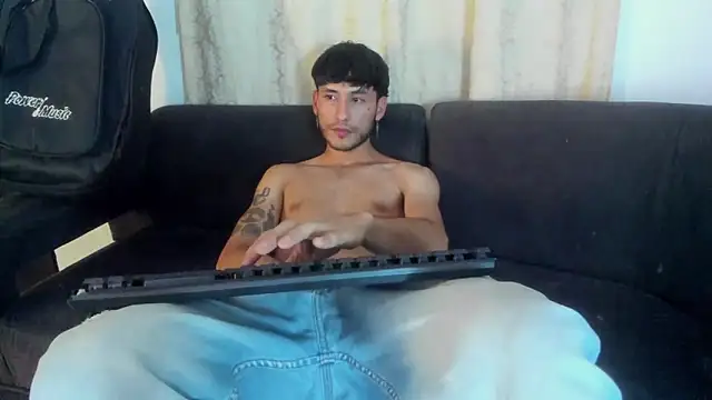 Henrikk senn online show from October 2025 09:18:02 AM