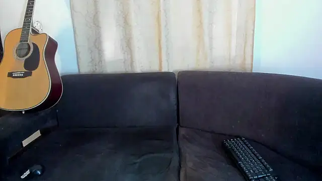 Henrikk senn online show from November 2025 03:23:01 PM