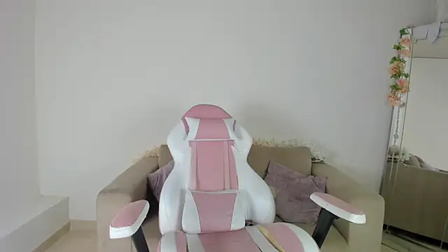 Snapshot of Charlotte_cowell_sub1_ chatting on December 2024 04:45:02 AM Charlotte cowell sub1 online show from December 2024 04:45:02 AM