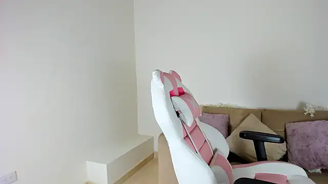 Snapshot of Charlotte_cowell_sub1_ chatting on January 2025 11:34:02 PM Charlotte cowell sub1 online show from January 2025 11:34:02 PM