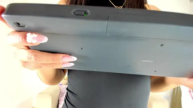 Snapshot of Charlotte_cowell_sub1_ chatting on January 2025 11:02:01 PM Charlotte cowell sub1 online show from January 2025 11:02:01 PM