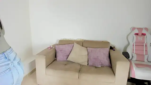 Snapshot of Charlotte_cowell_sub1_ chatting on February 2025 10:10:02 PM Charlotte cowell sub1 online show from February 2025 10:10:02 PM