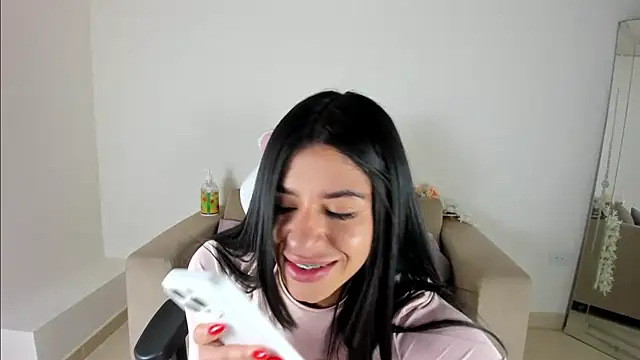 Snapshot of Charlotte_cowell_sub1_ chatting on February 2025 04:33:02 AM Charlotte cowell sub1 online show from February 2025 04:33:02 AM