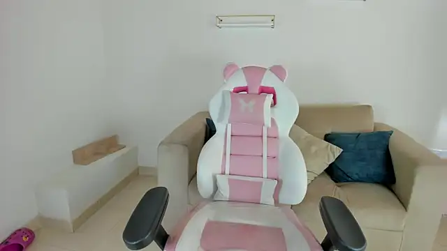 Snapshot of Charlotte_cowell_sub1_ chatting on September 2025 04:43:02 PM Charlotte cowell sub1 online show from September 2025 04:43:02 PM