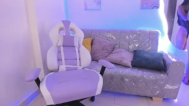 Snapshot of Charlotte_cowell_sub1_ chatting on October 2025 02:57:01 PM Charlotte cowell sub1 online show from October 2025 02:57:01 PM