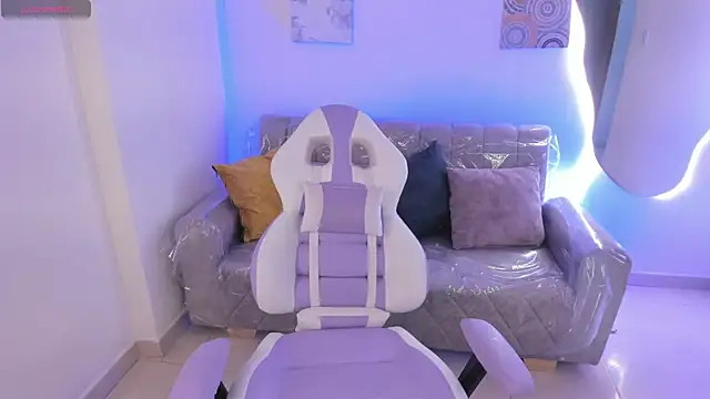 Snapshot of Charlotte_cowell_sub1_ chatting on October 2025 05:13:02 PM Charlotte cowell sub1 online show from October 2025 05:13:02 PM