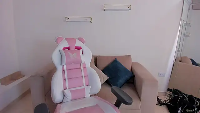 Snapshot of Charlotte_cowell_sub1_ chatting on October 2025 03:55:02 PM Charlotte cowell sub1 online show from October 2025 03:55:02 PM