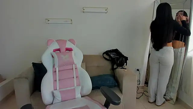 Snapshot of Charlotte_cowell_sub1_ chatting on October 2025 03:36:02 PM Charlotte cowell sub1 online show from October 2025 03:36:02 PM