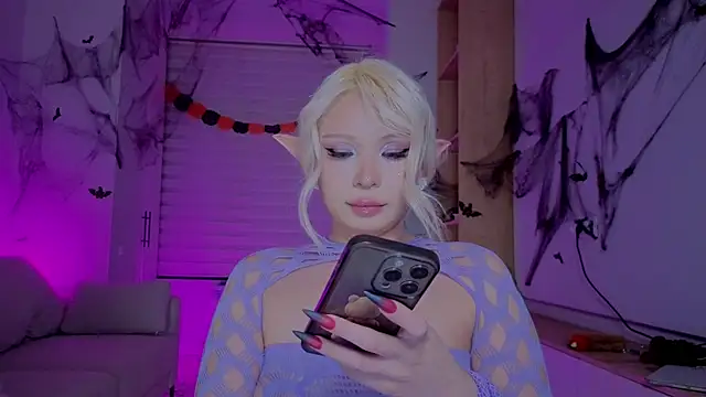 RileyMee online show from October 2025 02:21:02 PM