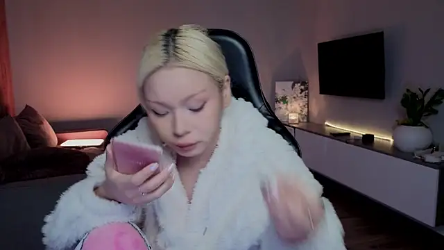 RileyMee online show from March 2026 03:56:02 AM