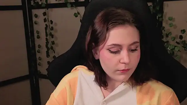 Diana Flower online show from April 2026 01:42:02 PM