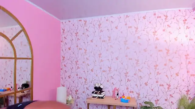 amber-hill online show from March 2025 01:22:01 AM