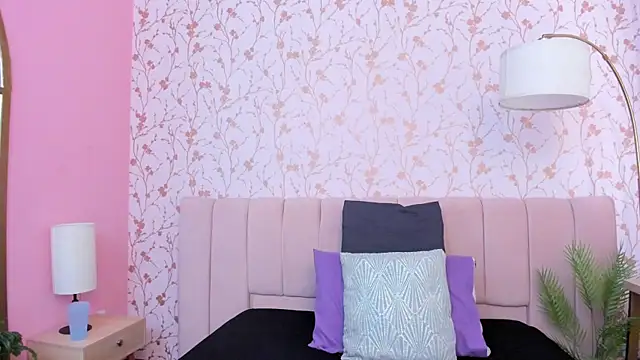 amber-hill online show from October 2025 07:07:02 PM