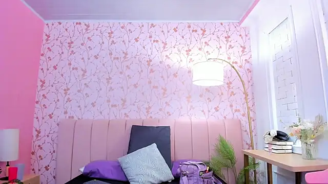 amber-hill online show from October 2025 07:16:01 PM