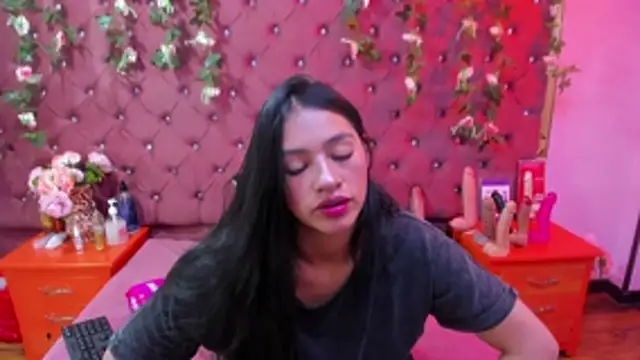 Mariana Prin online show from November 2025 02:33:01 AM