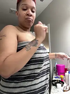 Snapshot of SexyHoneyRedd chatting on December 2024 12:41:01 AM SexyHoneyRedd online show from December 2024 12:41:01 AM