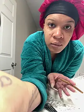 Snapshot of SexyHoneyRedd chatting on January 2025 03:07:02 PM SexyHoneyRedd online show from January 2025 03:07:02 PM