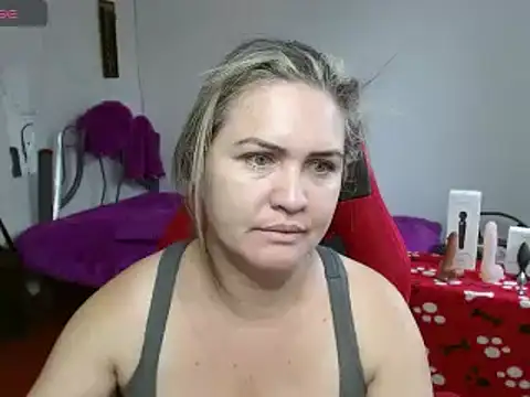 Snapshot of helenca43 chatting on February 2025 11:49:02 AM helenca43 online show from February 2025 11:49:02 AM