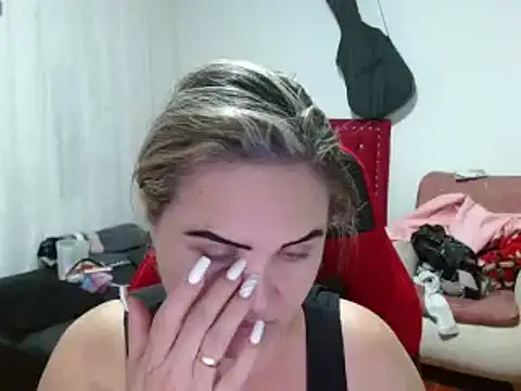 Snapshot of helenca43 chatting on February 2025 03:41:02 AM helenca43 online show from February 2025 03:41:02 AM