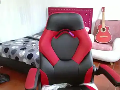 Snapshot of helenca43 chatting on February 2025 04:20:01 PM helenca43 online show from February 2025 04:20:01 PM