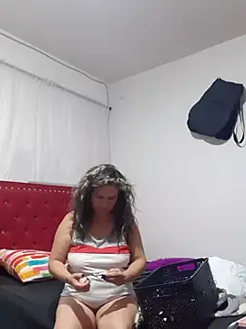 Snapshot of helenca43 chatting on February 2025 11:01:02 AM helenca43 online show from February 2025 11:01:02 AM