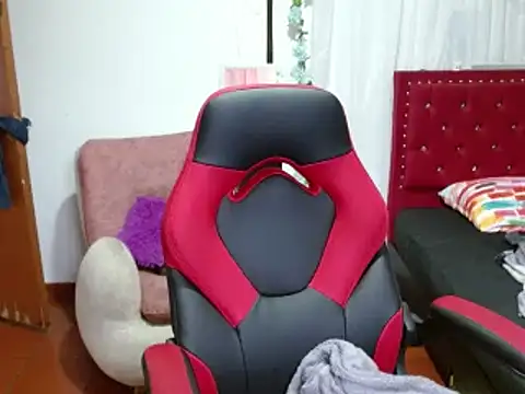 Snapshot of helenca43 chatting on February 2025 11:41:02 AM helenca43 online show from February 2025 11:41:02 AM