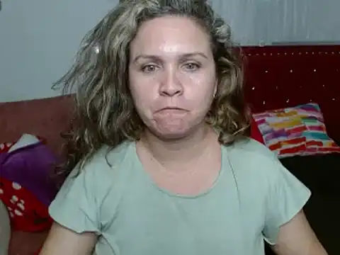 Snapshot of helenca43 chatting on March 2025 01:15:01 AM helenca43 online show from March 2025 01:15:01 AM