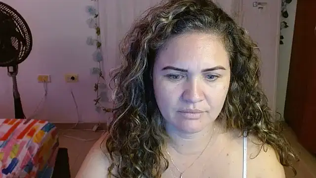 Snapshot of helenca43 chatting on September 2025 01:11:02 PM helenca43 online show from September 2025 01:11:02 PM