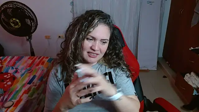 Snapshot of helenca43 chatting on September 2025 11:22:02 AM helenca43 online show from September 2025 11:22:02 AM