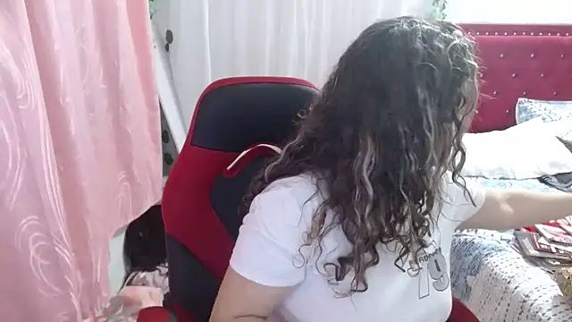 Snapshot of helenca43 chatting on September 2025 10:18:01 AM helenca43 online show from September 2025 10:18:01 AM