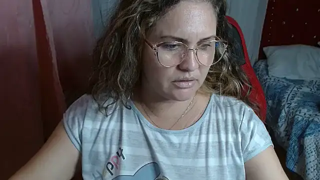 Snapshot of helenca43 chatting on September 2025 11:19:01 PM helenca43 online show from September 2025 11:19:01 PM