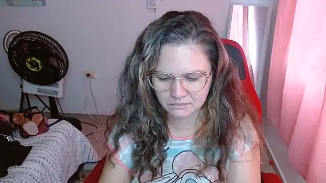 Snapshot of helenca43 chatting on October 2025 12:34:02 PM helenca43 online show from October 2025 12:34:02 PM