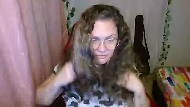 Snapshot of helenca43 chatting on October 2025 09:41:02 AM helenca43 online show from October 2025 09:41:02 AM