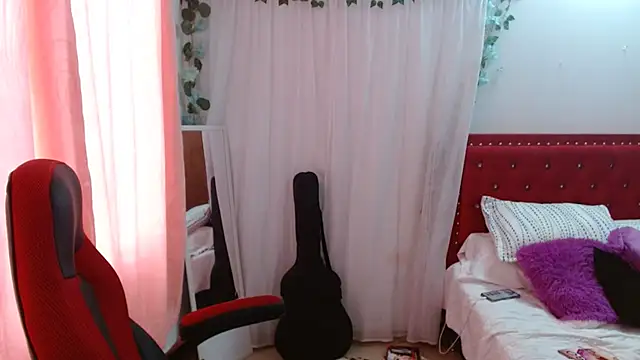 Snapshot of helenca43 chatting on October 2025 12:50:01 PM helenca43 online show from October 2025 12:50:01 PM