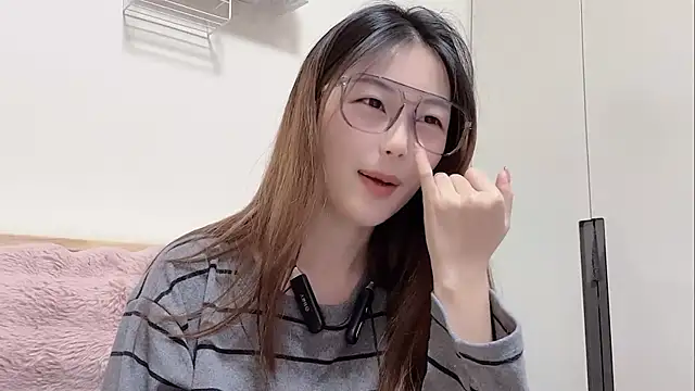 Sweet-Angel999 online show from February 2026 04:18:01 PM