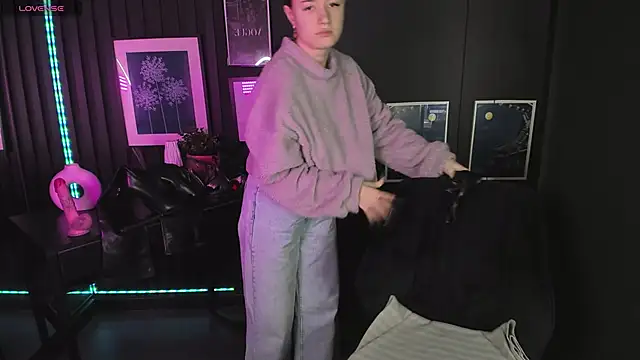 Lily Moonlight online show from December 2024 07:03:01 AM