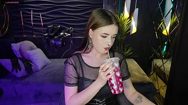 Lily Moonlight online show from January 2025 02:02:02 PM