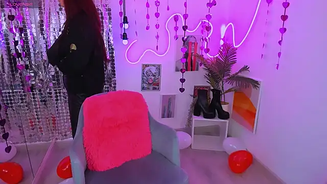 Lily Moonlight online show from February 2026 07:51:01 AM