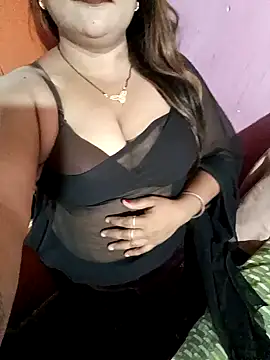 Snapshot of Beautyy38 chatting on January 2025 03:20:01 PM Beautyy38 online show from January 2025 03:20:01 PM