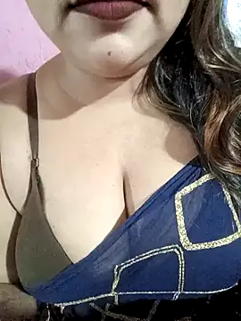 Snapshot of Beautyy38 chatting on February 2025 03:11:02 AM Beautyy38 online show from February 2025 03:11:02 AM