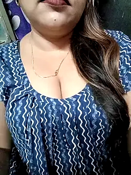 Snapshot of Beautyy38 chatting on February 2025 07:25:01 PM Beautyy38 online show from February 2025 07:25:01 PM