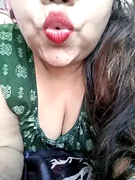 Snapshot of Beautyy38 chatting on September 2025 06:57:02 AM Beautyy38 online show from September 2025 06:57:02 AM