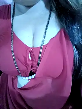 Snapshot of Beautyy38 chatting on October 2025 03:21:02 AM Beautyy38 online show from October 2025 03:21:02 AM