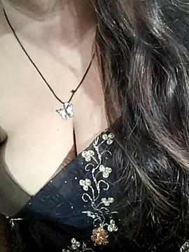 Snapshot of Beautyy38 chatting on November 2025 03:29:02 AM Beautyy38 online show from November 2025 03:29:02 AM