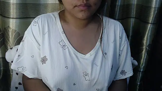 queen angelina online show from March 2026 06:10:01 PM